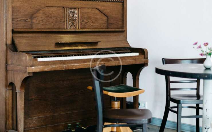 What is a Dovetail Joint on Antique Furniture?